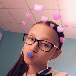 Meet your Posher, Ava